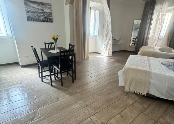 Re Di Roma Home Stay